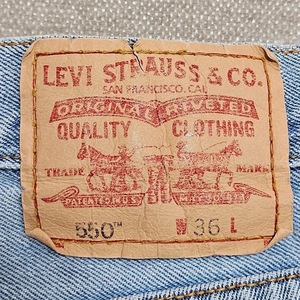 Levi's Vintage 550 Relaxed Fit Denim Shorts 36 Light Wash Blue Cotton